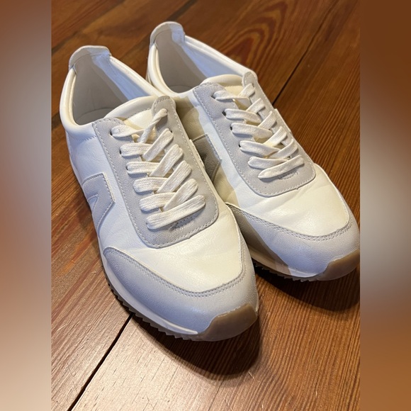 MIA Womens Kable Lace Up Sneakers‎ Shoes Size 6.5- only worn once - Picture 1 of 7